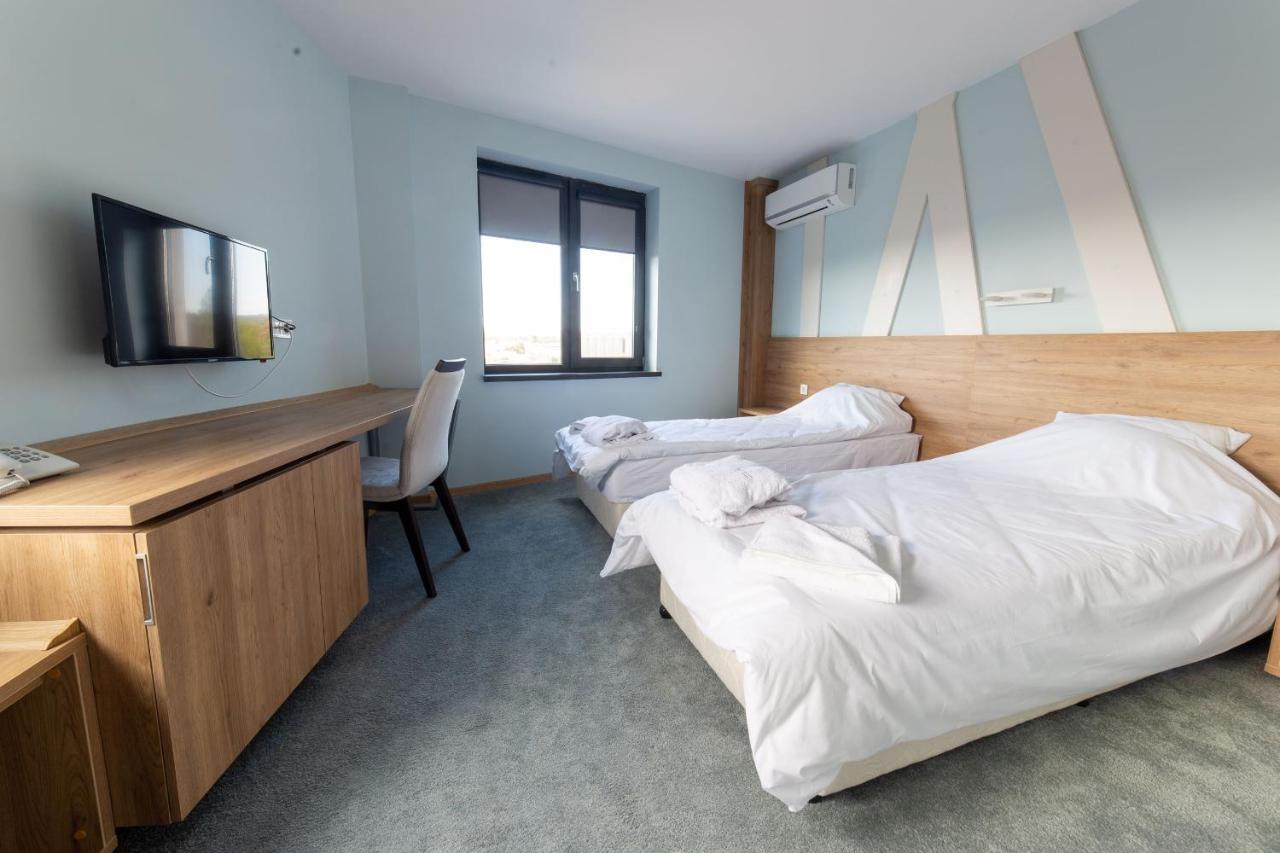 Hotel Verticalplus Хасково Экстерьер фото