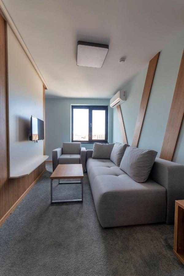 Hotel Verticalplus Хасково Экстерьер фото